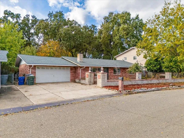 6840 Sacramento Dr, Redding, CA 96001