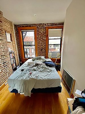 3rd image of 324 E 52nd St #B1