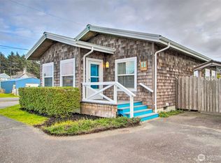 41 Central Ave, Pacific Beach, WA 98571