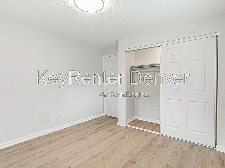 2356 S Linden Ct #B — Photo 9
