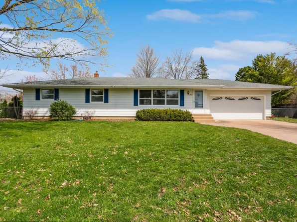 1033 Arbogast St, Shoreview, MN 55126