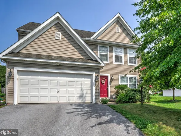 2 Cobble Ct, Middletown, PA 17057