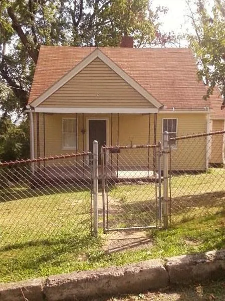 46 Elwood St photo 1