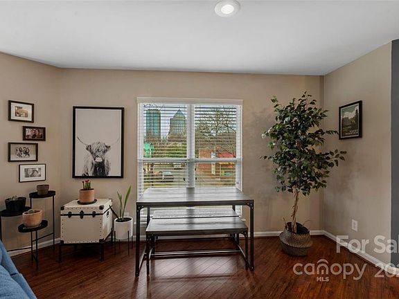 5th image of 529 Graham St #2E