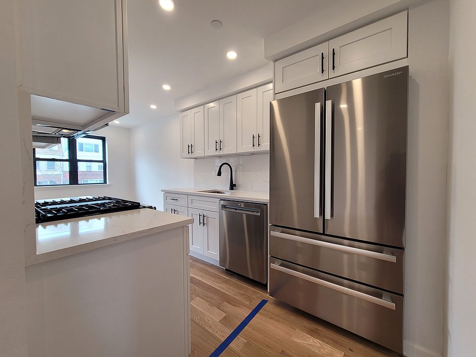1st image of 28-07 21st Ave #2