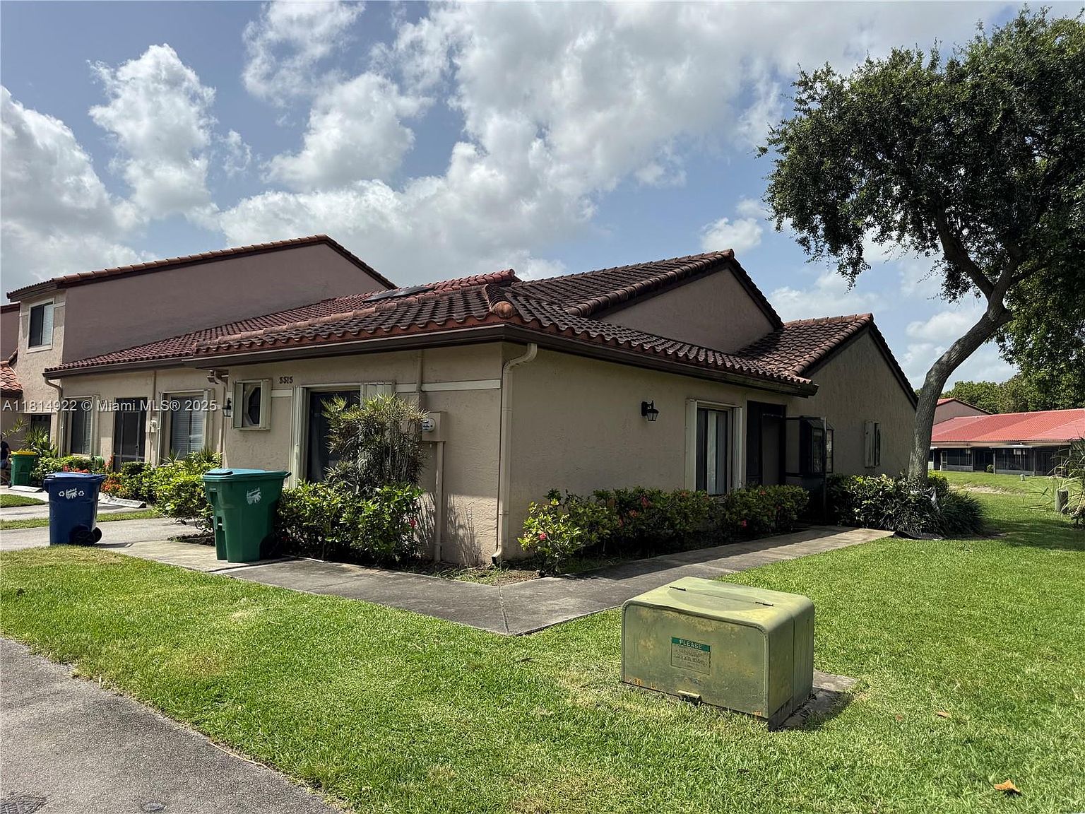 3313 Inverrary Blvd W