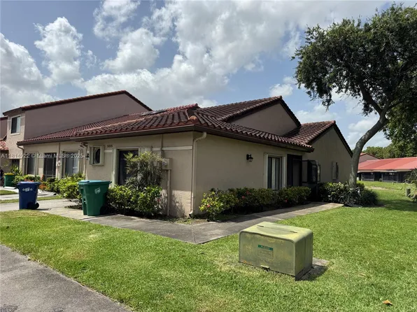 3313 Inverrary Blvd W, Lauderhill, FL 33319