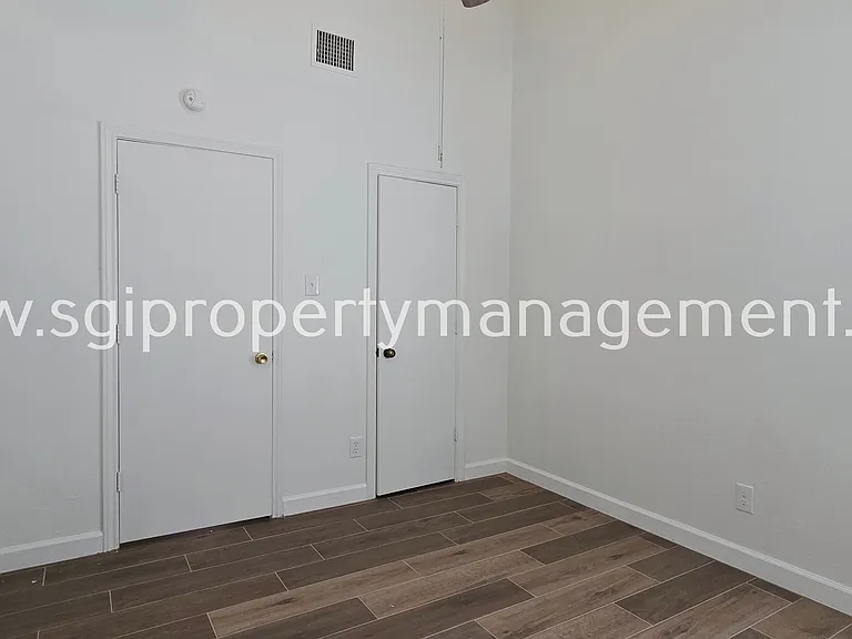 2408 Centaurus Dr — Photo 16