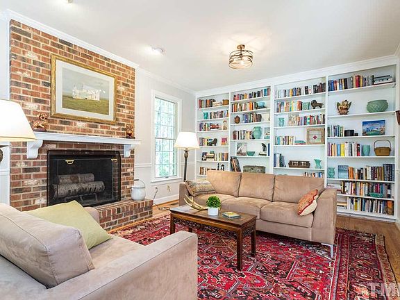 5th image of 108 Linnaeus Pl