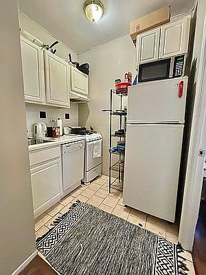 2nd image of 503 E 73rd St APT 1C