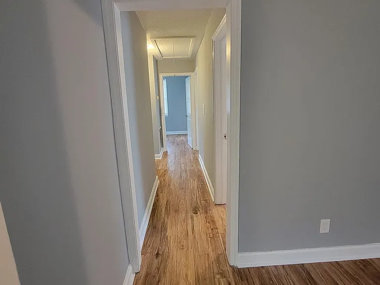 1418 Winston Dr — Photo 12