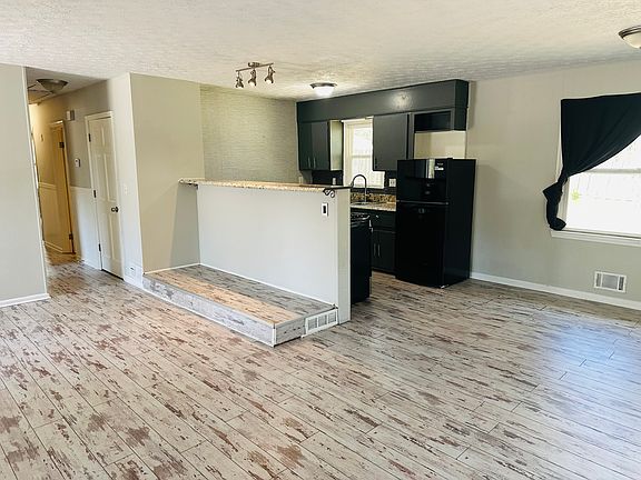 2nd image of 3864 McGill Ln