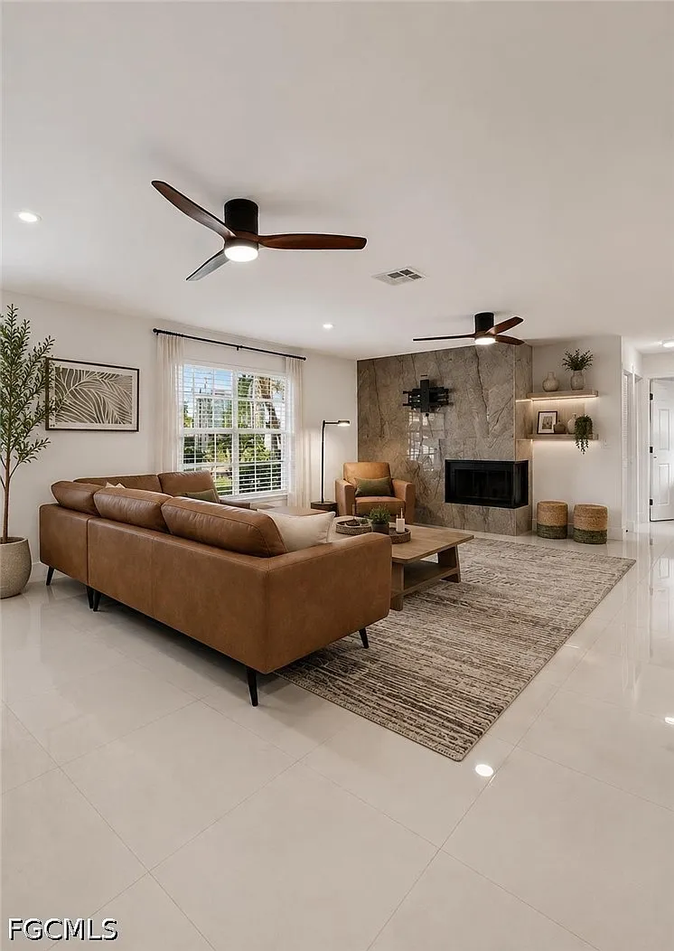 3 bed, 2.0 bath, 1595 sqft, $4,300 — Photo 1