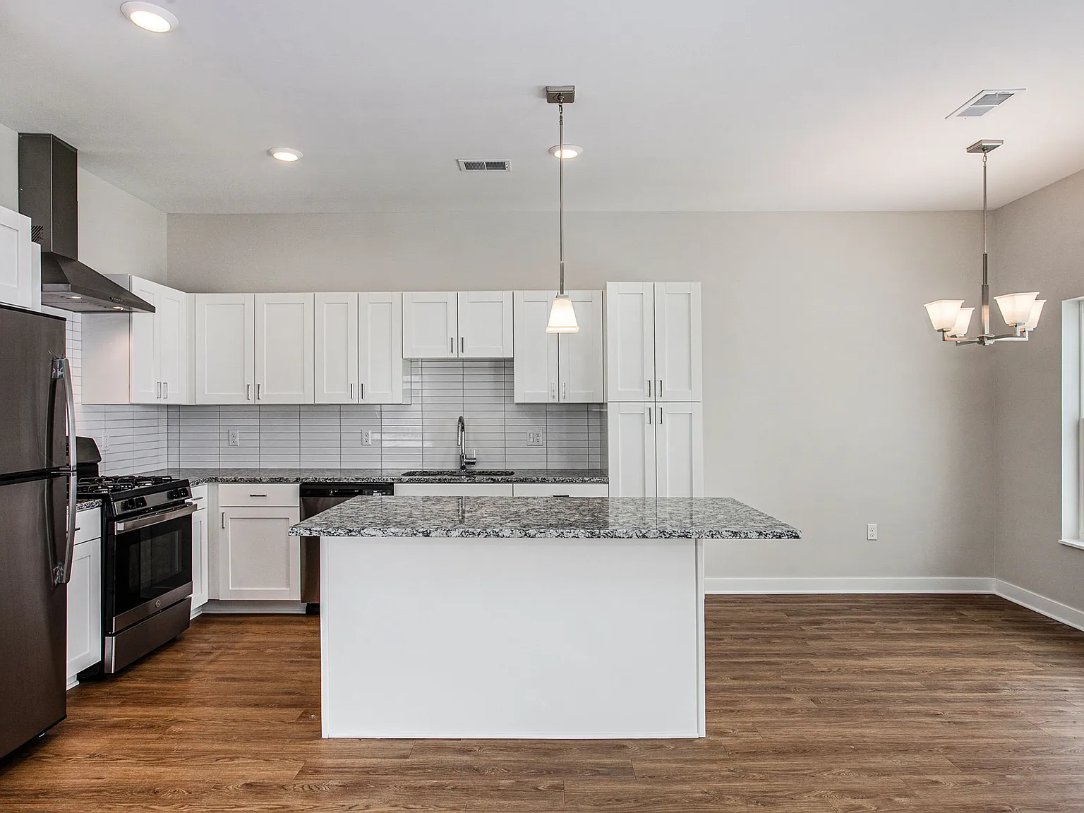 3 bed, 2.5 bath, 1755 sqft, $2,795 — Photo 4
