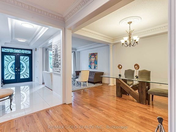5th image of 7 Royal Links Cir