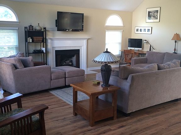 2nd image of 80 Hampton Park W