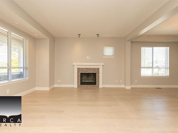 5th image of 293 Camata St