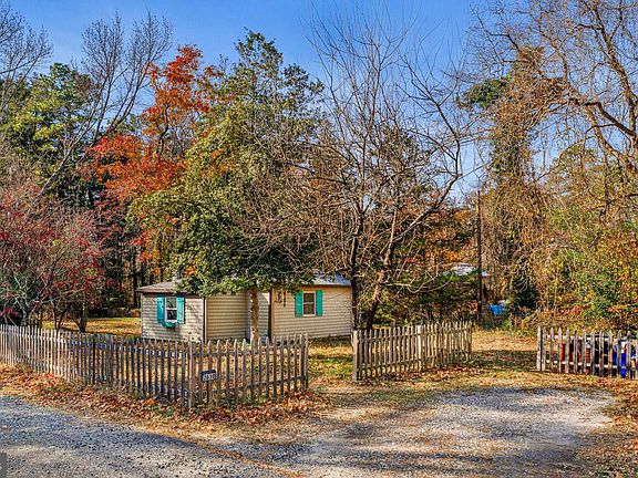 3rd image of 2630 Circle Dr