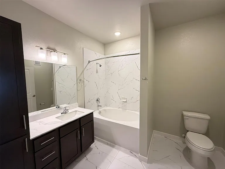 2102 Antoine Dr #B12207 — Photo 8