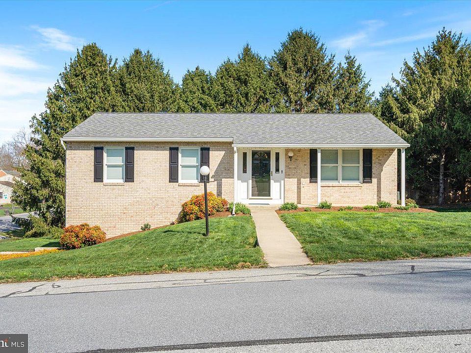 1st image of 25 Dartmouth Dr
