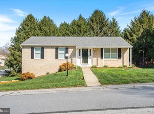 25 Dartmouth Dr, Hagerstown, MD 21742