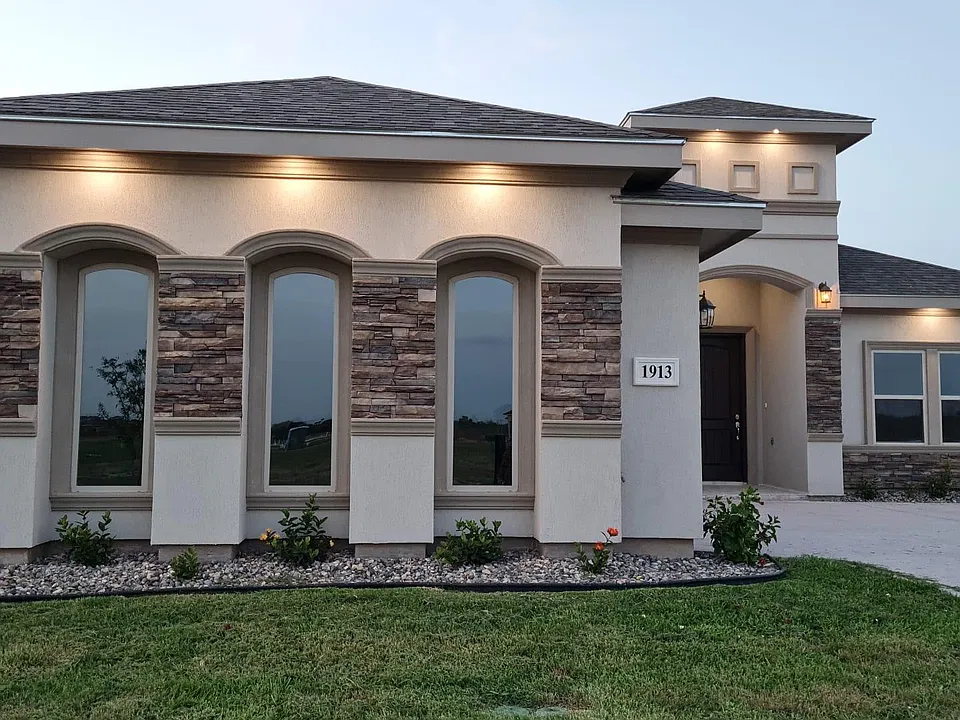 1913 Ridgeway Cir