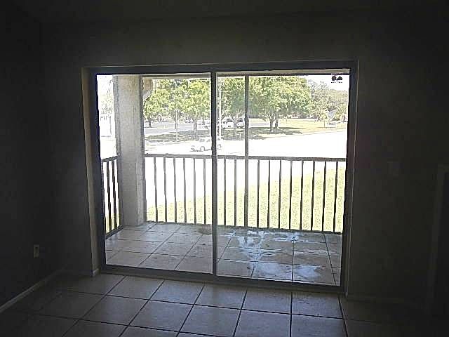 1st image of 2050 Hunters Glen Dr #613