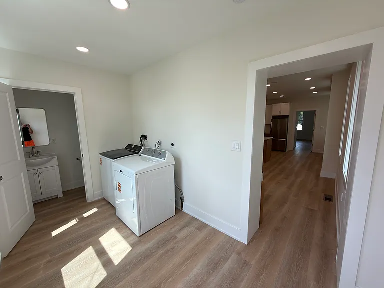 327 Roxborough Ave #1 — Photo 10
