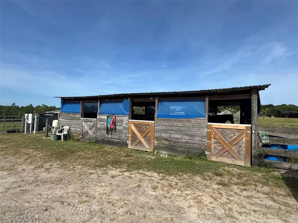 807 Campbell Ln, De Leon Springs, FL 32130
