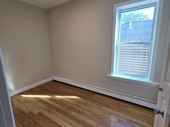 5th image of 938 W Side Ave #501