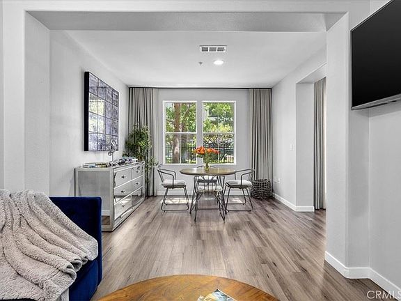 3rd image of 3151 Watermarke Pl