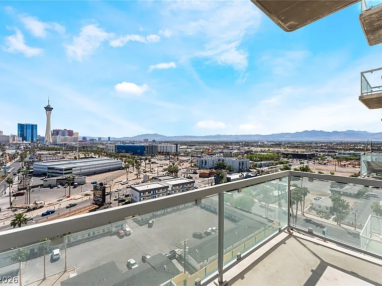 900 Las Vegas Blvd N #911 — Photo 35