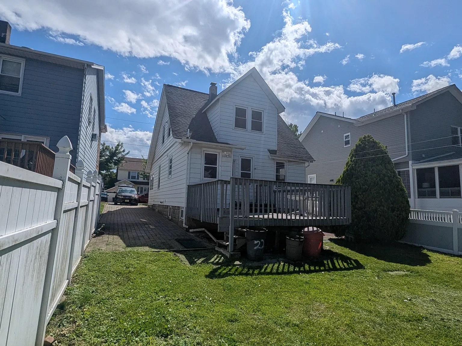 4 bed, 1.5 bath, 1500 sqft, $4,000 — Photo 3