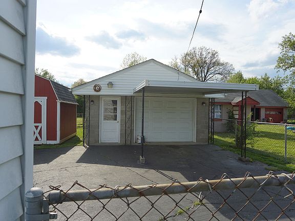 3rd image of 7330 Lucille Ave