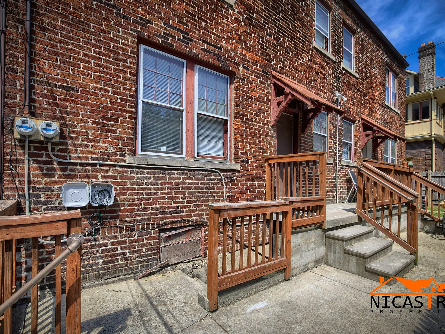 3 bed, 1052 sqft, $2,397 — Photo 4