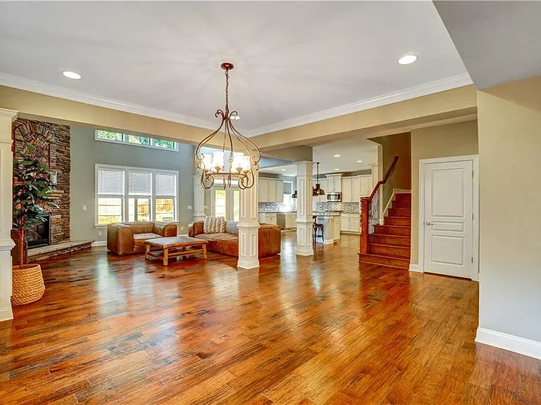 633 Leland Pkwy — Photo 12