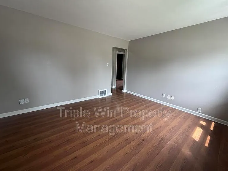 1145 Patterson Rd — Photo 5