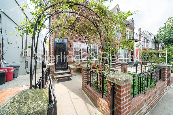 Rented by Sterling Realty Solution Inc | media 35