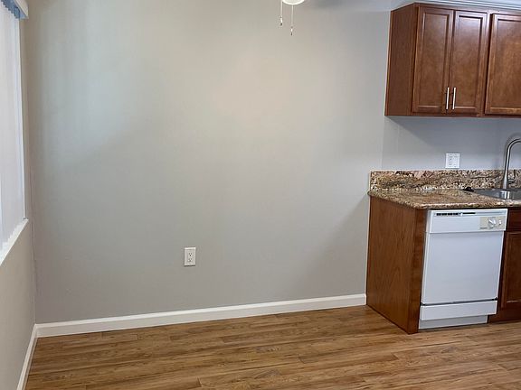 3rd image of 633 Grand Fir Ave APT 3