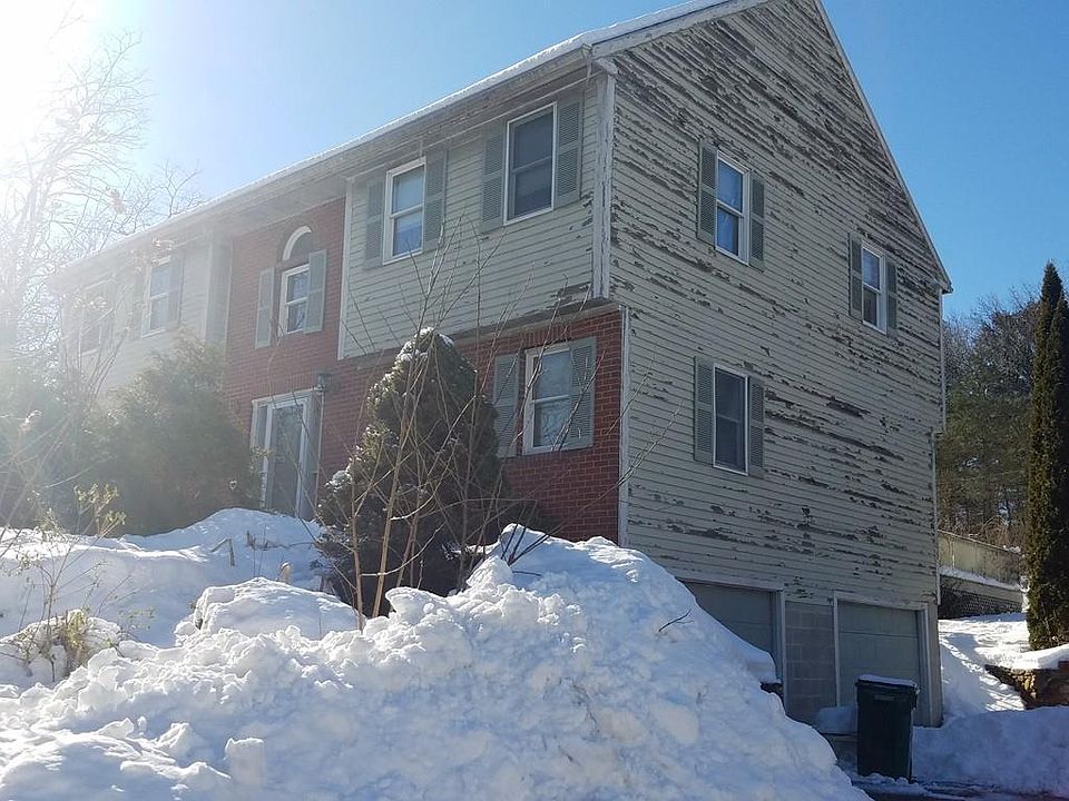 2nd image of 27 Ironwood St