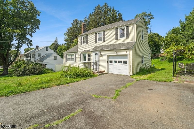 1st image of 319 E Mount Pleasant Ave
