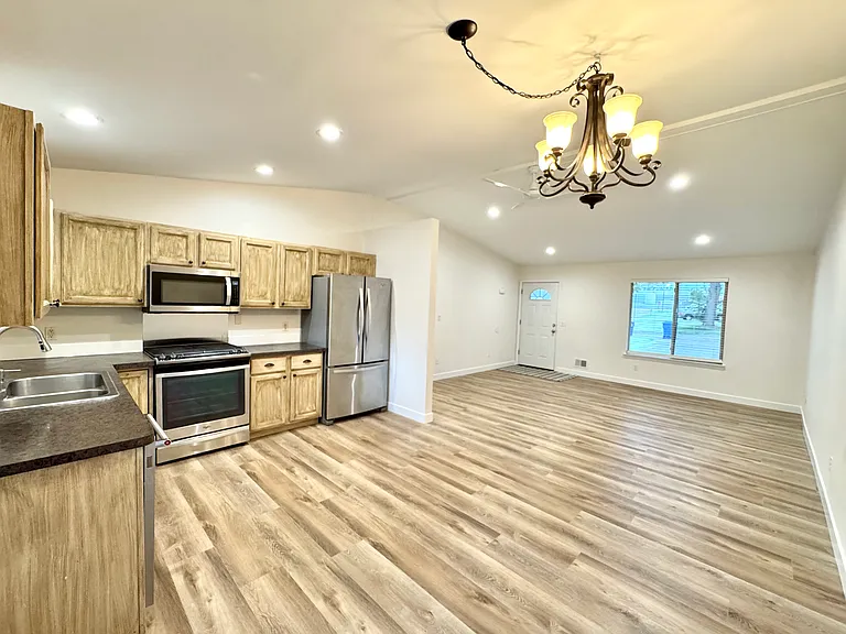 2901 Winton Rd — Photo 6
