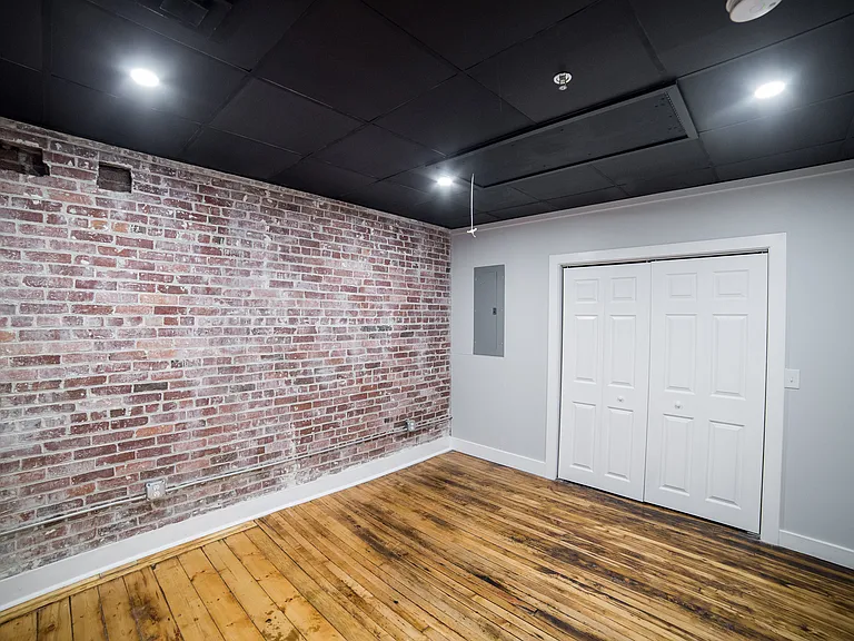 22 State St #4 — Photo 11