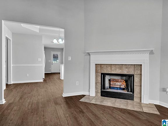 5th image of 204 Saint John Dr