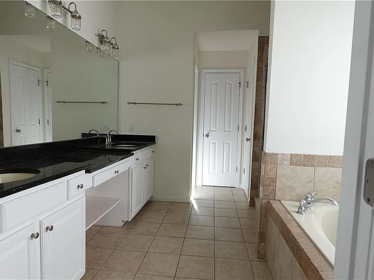 1921 Binnies Way — Photo 18