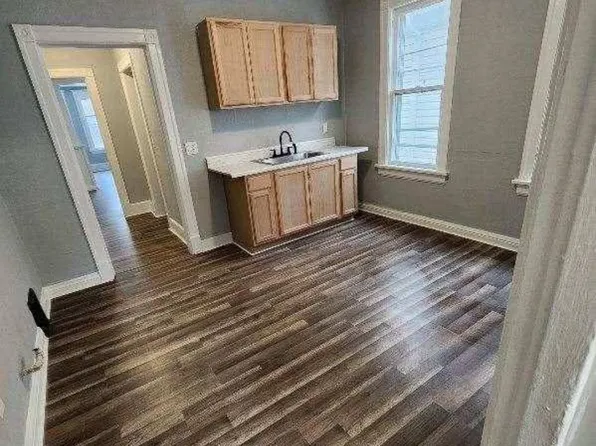 2031 N 37th St #2, Milwaukee, WI 53208