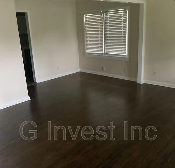 1459 Hawkins St NW — Photo 4