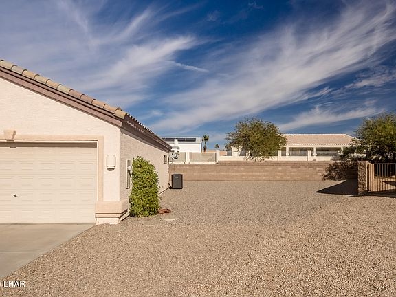 5th image of 3949 Surrey Hills Ln
