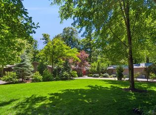 3035 Blackthorn Rd, Riverwoods, IL 60015