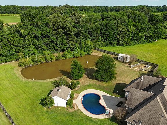 5th image of 460 Crooked Creek Dr